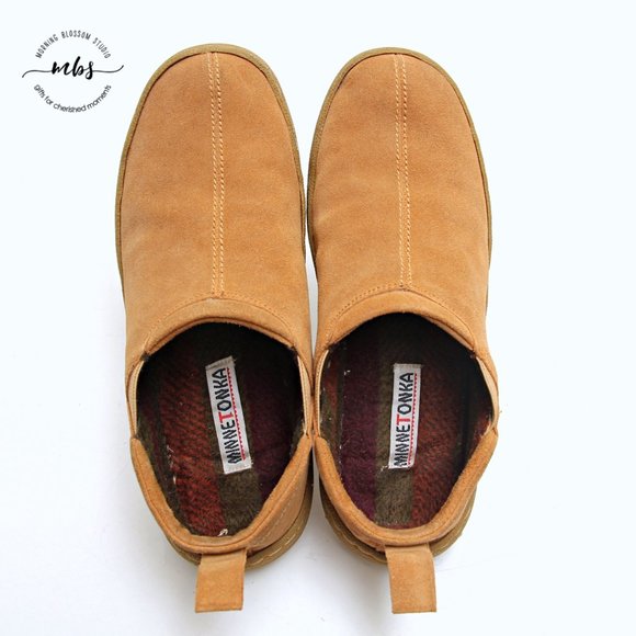 Minnetonka Tommy Traditional Scuff Leather Slip Ons in Tan Men Size 11 - Picture 9 of 12